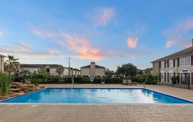 Falls of Edgebrook Apartments Houston Texas
