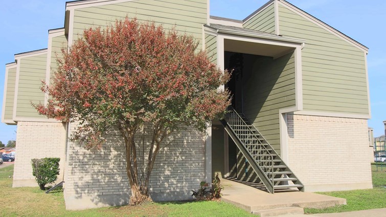Cherokee Village Apartments Dallas Texas