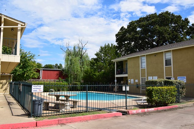 Woods Apartments Irving Texas