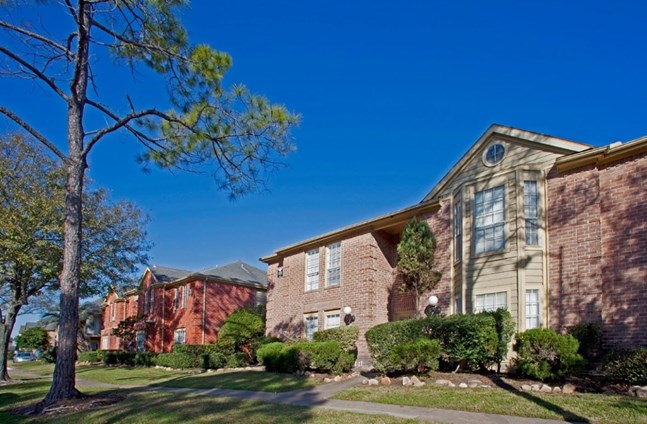 Mansions of Shadowbriar Apartments Houston Texas