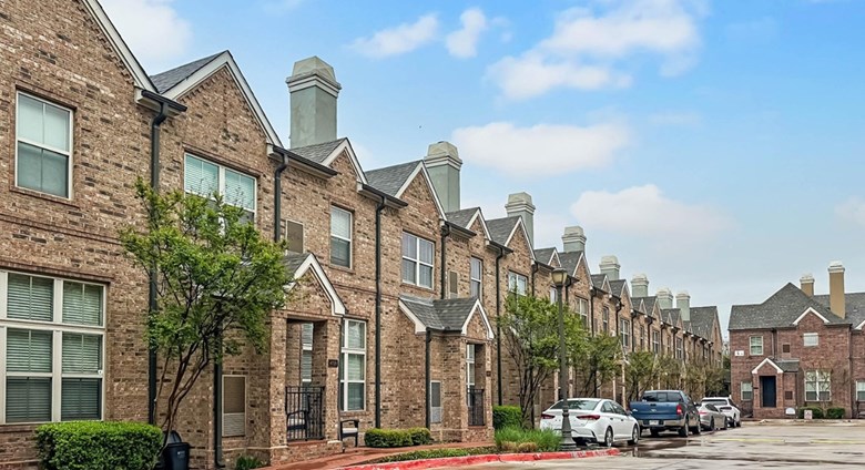 Alto Highland Park Brownstones Apartments Dallas Texas