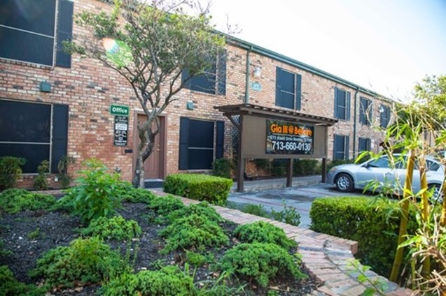 Gia III @ Bellaire Apartments Houston Texas