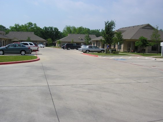 Summit Senior Village Apartments Gainesville Texas