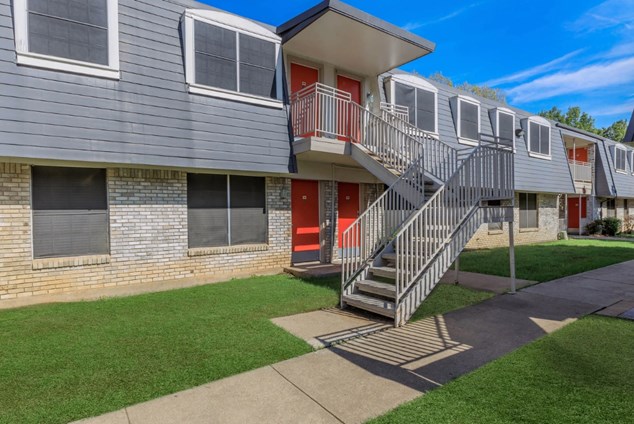 Oaks at Jane Lane Apartments Haltom City Texas