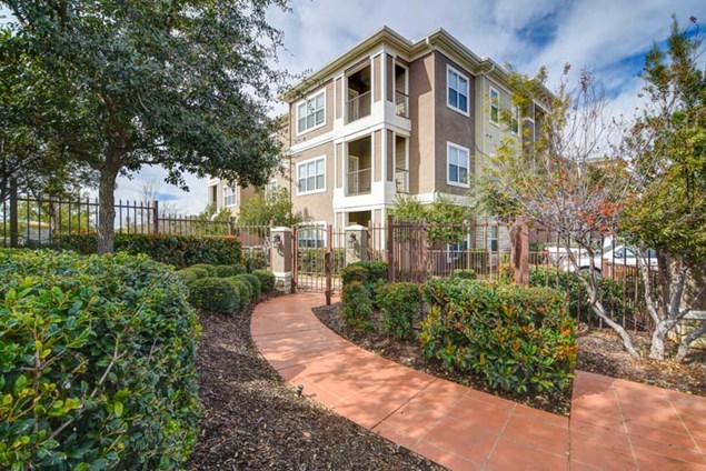 Marquis at the Rim Apartments San Antonio Texas