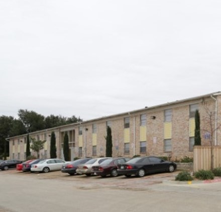 Oxford Village Apartments Arlington Texas