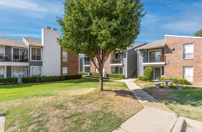 Oak Meadows Apartments Denton Texas