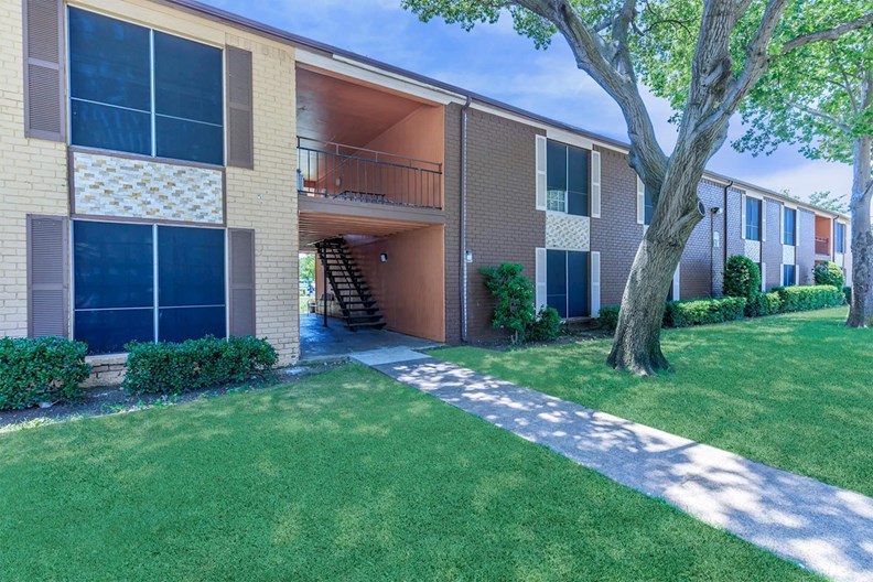Ventana at Valwood Apartments