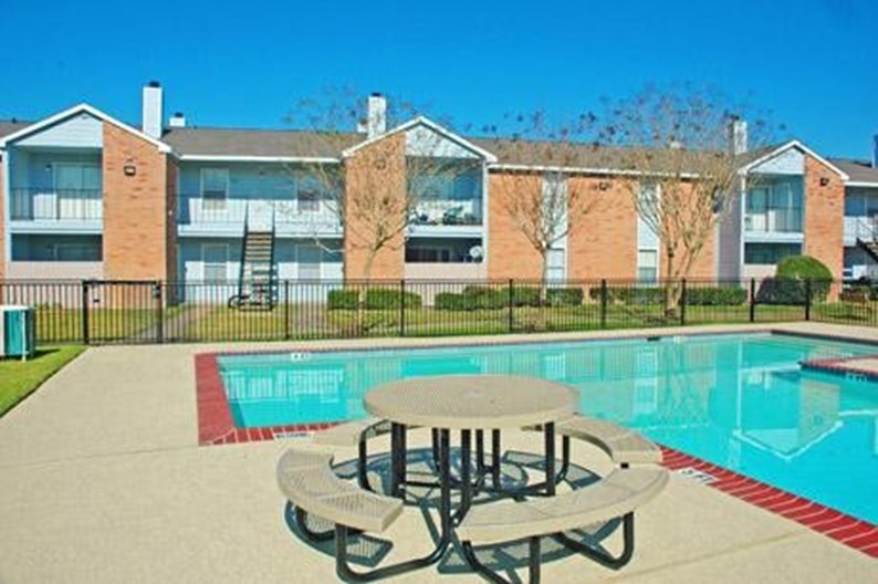 Breckenridge Court Houston $999  for 1 2 3 Bed Apts