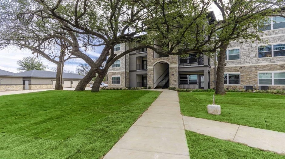 Brazos Crossing Apartments