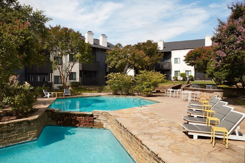 Tides at Royal Lane North Dallas 891+ for 1 & 2 Beds