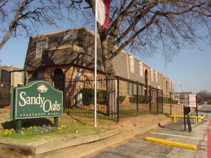 Sandy Oaks Fort Worth - $450+ for 1 & 2 Bed Apts