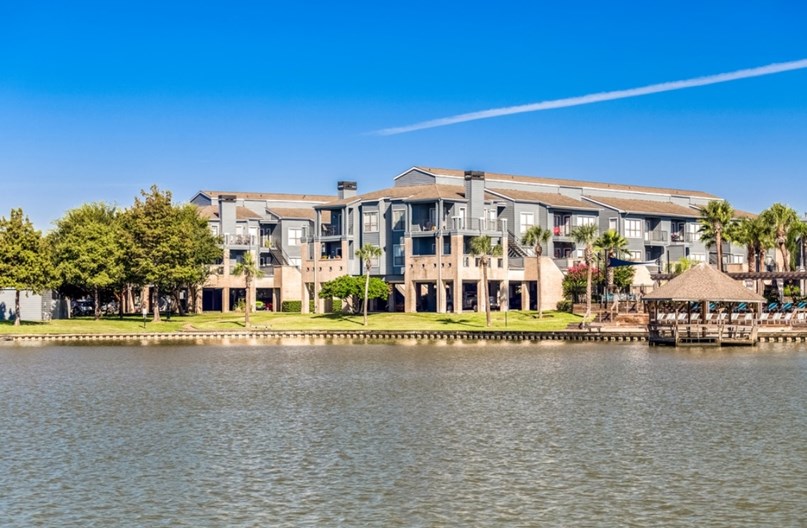 Pearce Apartments Houston 1195+ for 1 & 2 Bed Apts