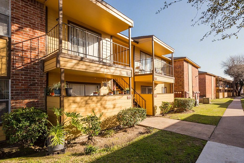 Willow Ridge Houston - $599+ for 1, 2 & 3 Bed Apts