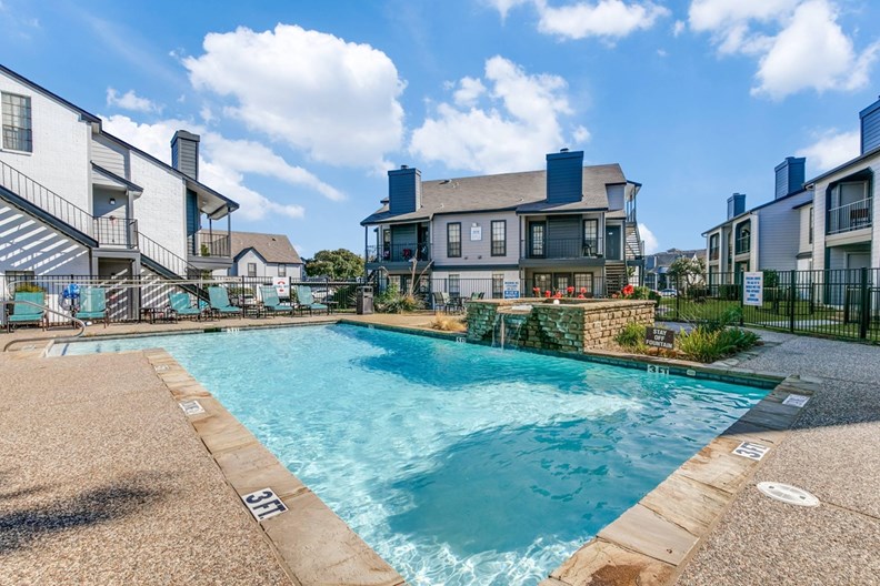 Arbors on Oakmont Fort Worth 983+ for 1 & 2 Bed Apts