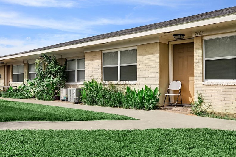 Serenity Garden Houston 900+ for 1 & 2 Bed Apts