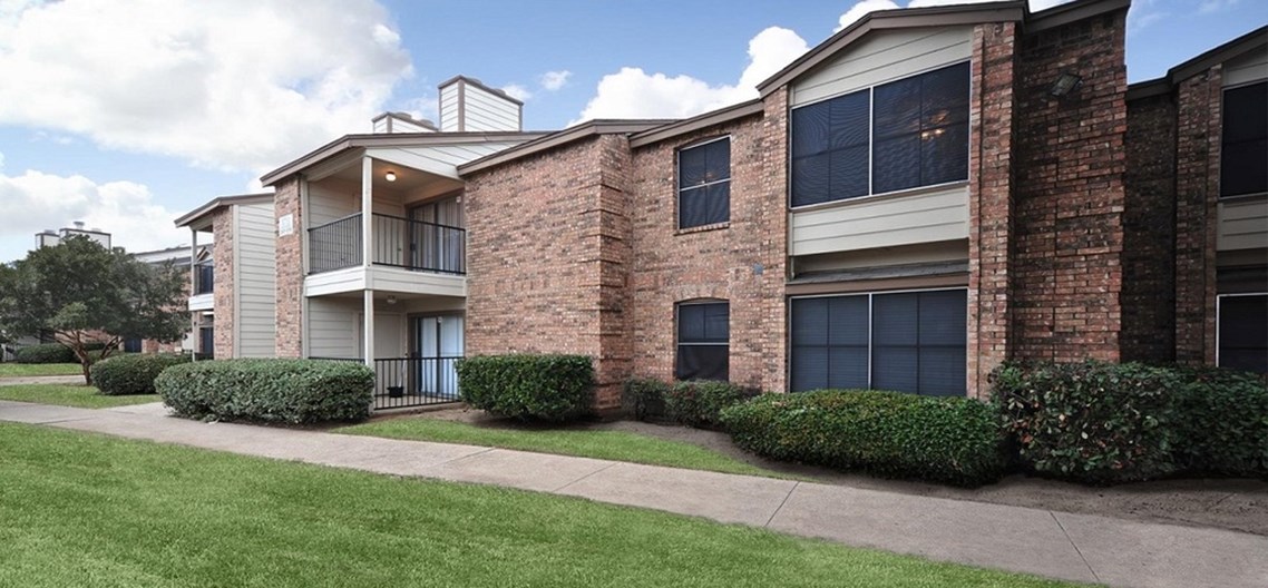 Montoro Apartments Irving - $872+ for 1 & 2 Bed Apts