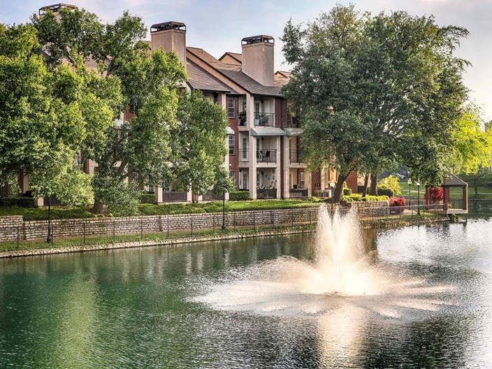 Tonti Lakeside Dallas - $986+ for 1 & 2 Bed Apts