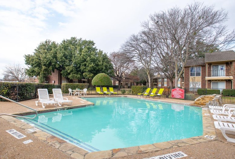 Charter Oak Apartments Euless 765+ for 1 & 2 Bed Apts