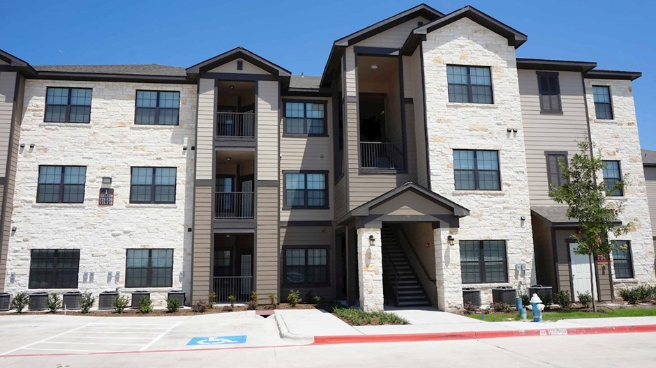 Willowbend II Humble 1125+ for 1, 2 & 3 Bed Apts