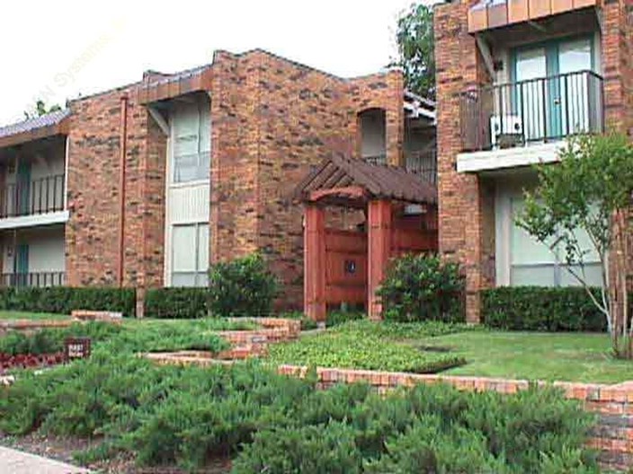 Somerset II Apartments Dallas 995+ for 1 & 2 Bed Apts