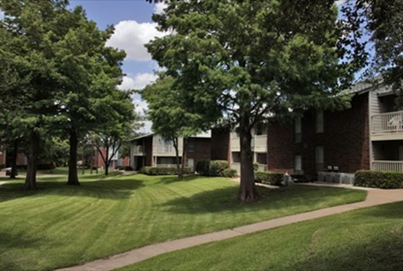 Bend in the Village Apartments