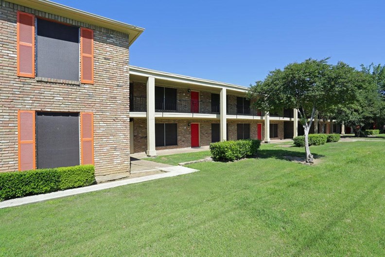 Tierra Del Sol Irving 1050+ for 1, 2 & 3 Bed Apts