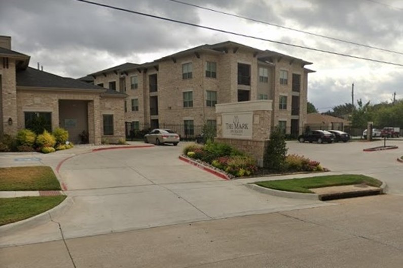 Mark on Solon Waxahachie 1415+ for 1 & 2 Bed Apts
