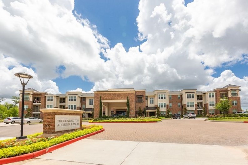 Huntington at Sienna Ranch Missouri City 1300+ for 1 & 2 Beds