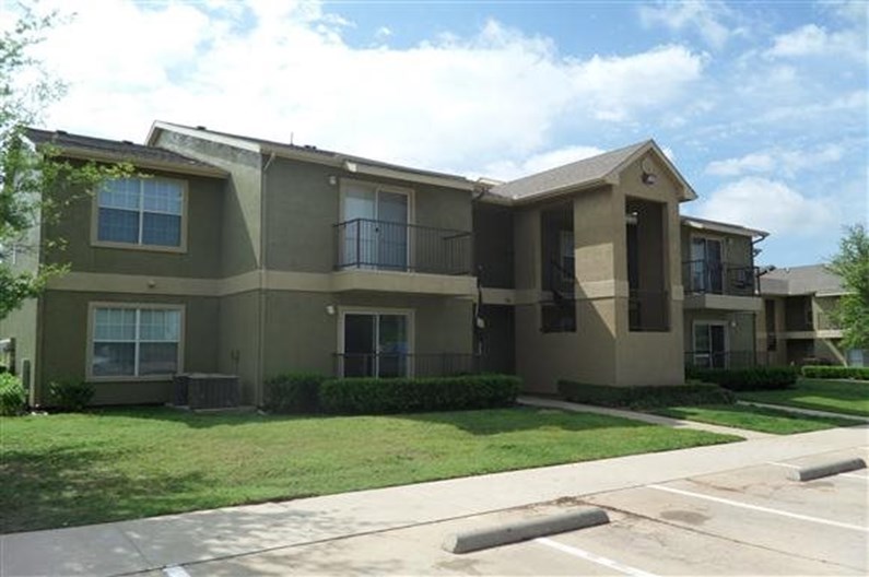 Cleburne Terrace 1300+ for 1, 2 & 3 Bed Apts