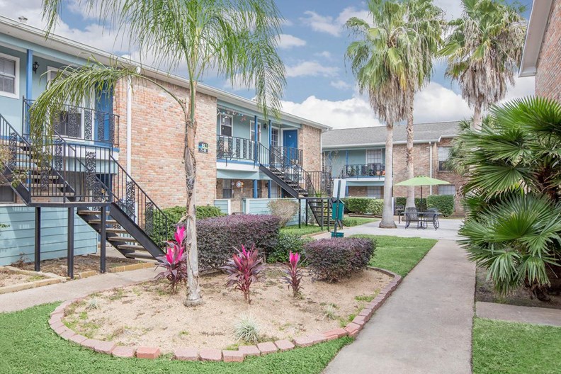Aero on Upper Bay Apartments