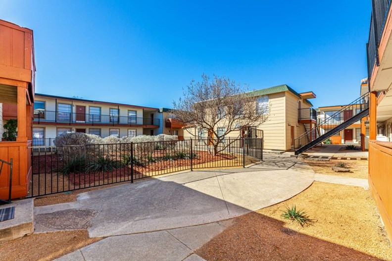 Meadows Crossing Dallas 1150+ for 1 & 2 Bed Apts