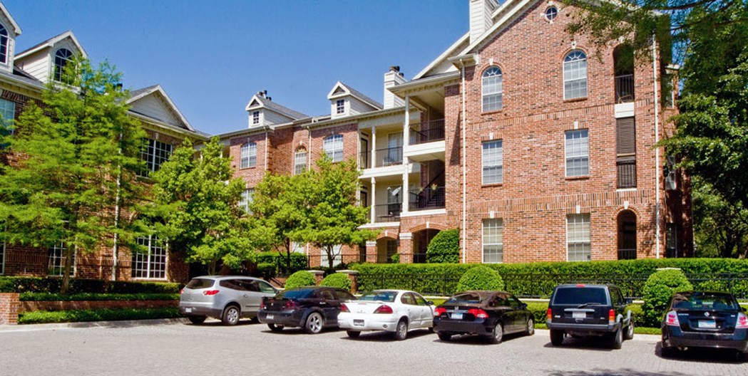 Saxony Apartments Dallas 1040+ for 1 & 2 Bed Apts