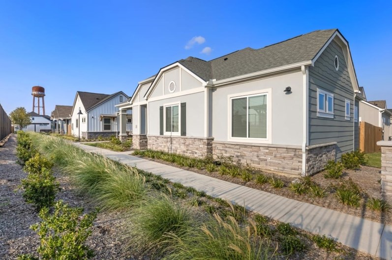 Avilla Trails Fort Worth 1542+ for 1, 2 & 3 Bed Apts