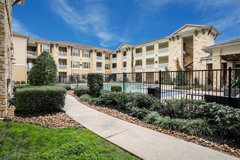 Henry at Jones Road Apartments