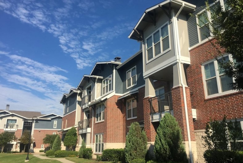 Windsor Mustang Park Carrollton 1560+ for 1, 2 & 3 Beds