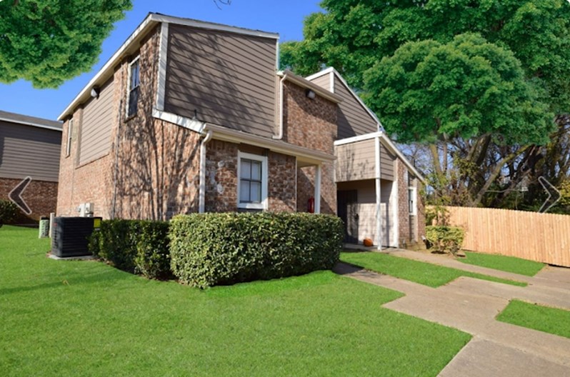 Paxton Apartments Dallas 829+ for 1 & 2 Bed Apartments