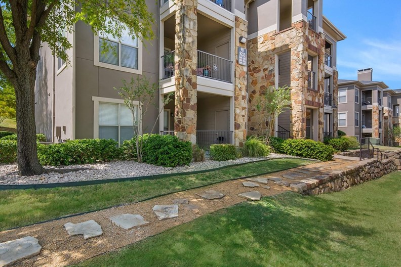 Tides on Ranchview Irving 1439+ for 1, 2 & 3 Bed Apts