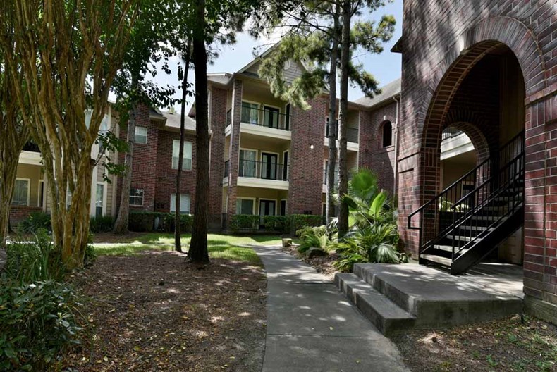 Legacy Park Apartments Houston - $890+ for 1 & 2 Bed Apts