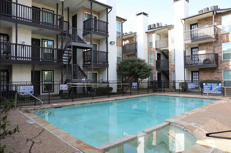 Bentley Apartments Dallas 948+ for 1 & 2 Bed Apts