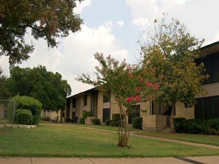Spanish Timbers Dallas - $766+ for 1, 2 & 3 Bed Apts