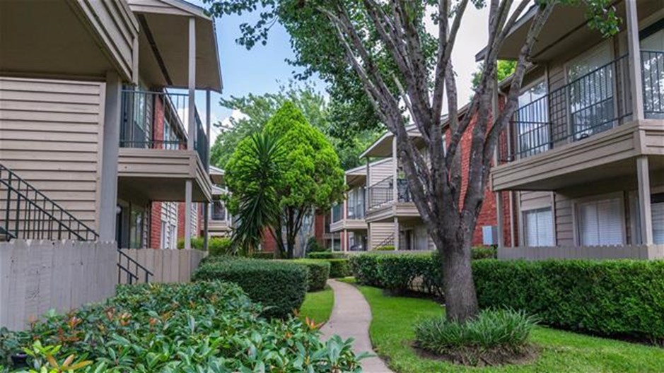 Simple Apartments On Sabo Rd with Simple Decor