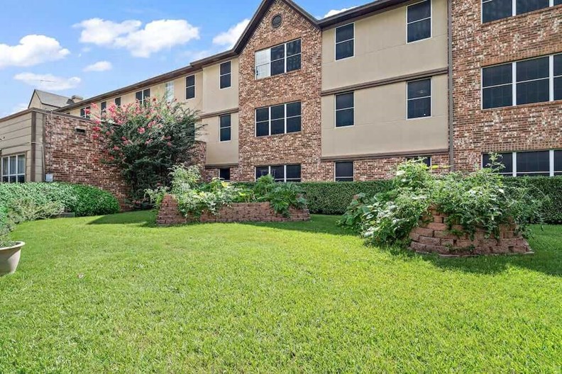 Morada Meadow Lakes North Richland Hills 1915+ for 1 & 2 Beds