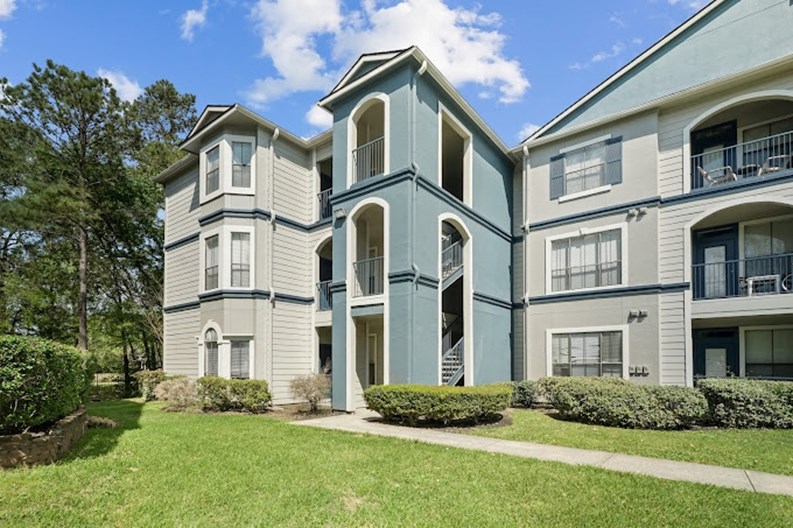 Paramount at Kingwood 1040+ for 1, 2 & 3 Bed Apts