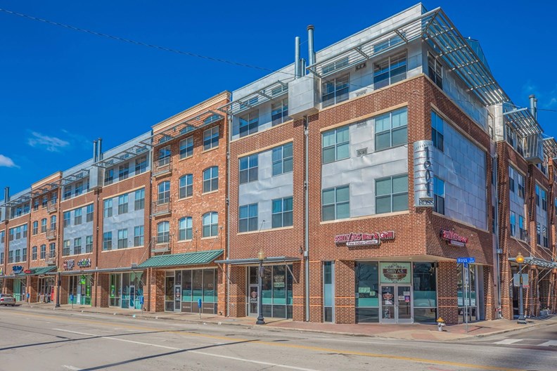 1001 Ross Dallas 1247+ for 1, 2 & 3 Bed Apts