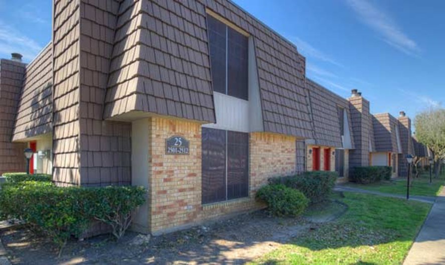 Windfield Townhomes Stafford 950+ for 1 & 2 Bed Apts