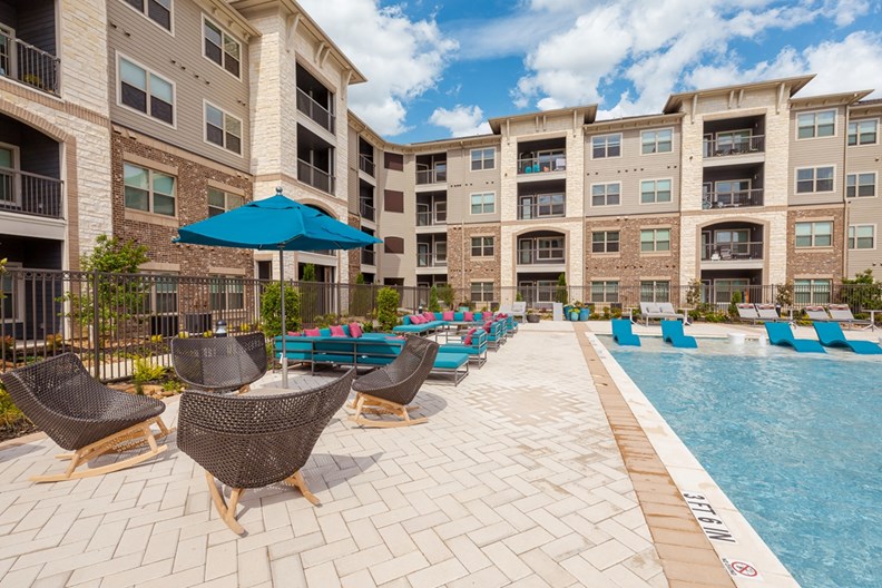 Forena Revelstoke Fort Worth 1394+ for 1, 2 & 3 Beds