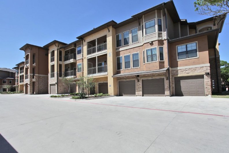 Bell Four Points Austin 1220+ for 1, 2 & 3 Bed Apts