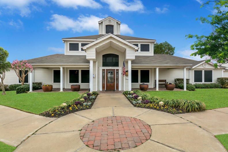 Lakeview Fort Worth - View Floorplans, Photos & More