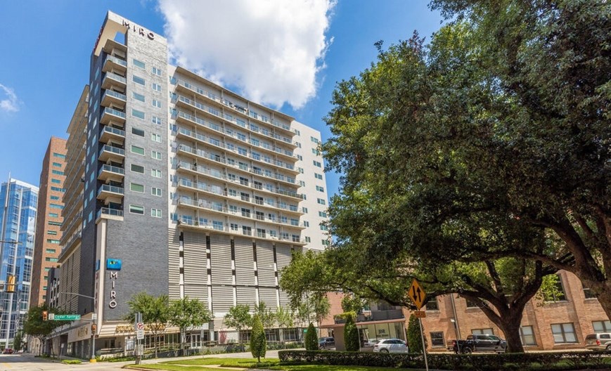Miro Apartments Dallas 1624+ for 1 & 2 Bed Apartments